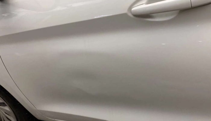 2021 Maruti Ertiga VXI CNG, CNG, Manual, 72,714 km, Front passenger door - Slightly dented