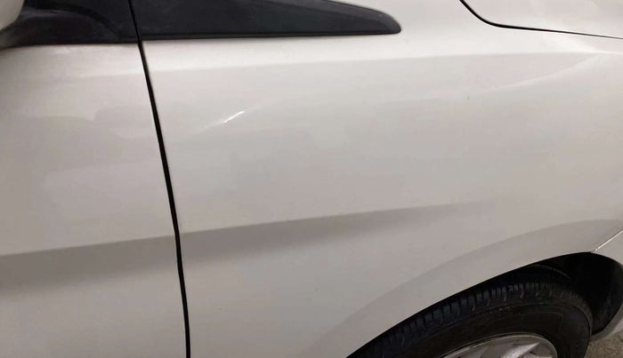 2021 Maruti Ertiga VXI CNG, CNG, Manual, 72,714 km, Right fender - Minor scratches