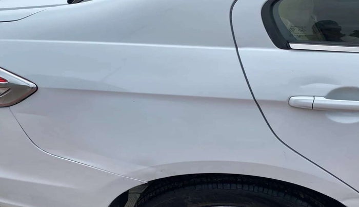 2015 Maruti Ciaz VXI+, Petrol, Manual, 53,996 km, Right quarter panel - Paint has minor damage
