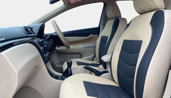 2015 Maruti Ciaz VXI+, Petrol, Manual, 53,996 km, Right Side Front Door Cabin