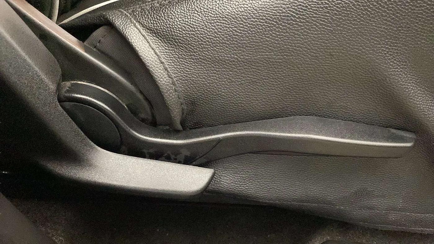 2022 Maruti Swift VXI AMT, Petrol, Automatic, 25,992 km, Driver Side Adjustment Panel