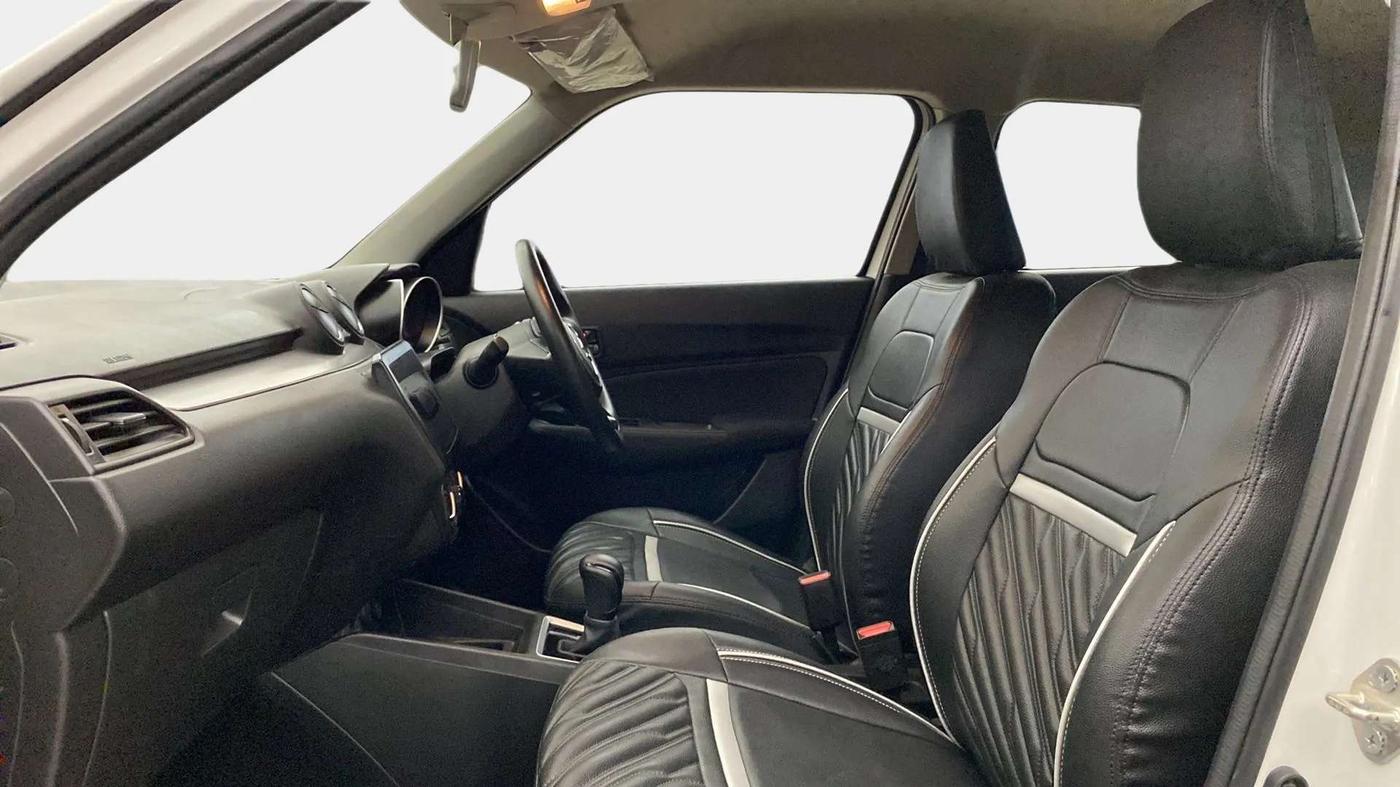 2022 Maruti Swift VXI AMT, Petrol, Automatic, 25,992 km, Right Side Front Door Cabin
