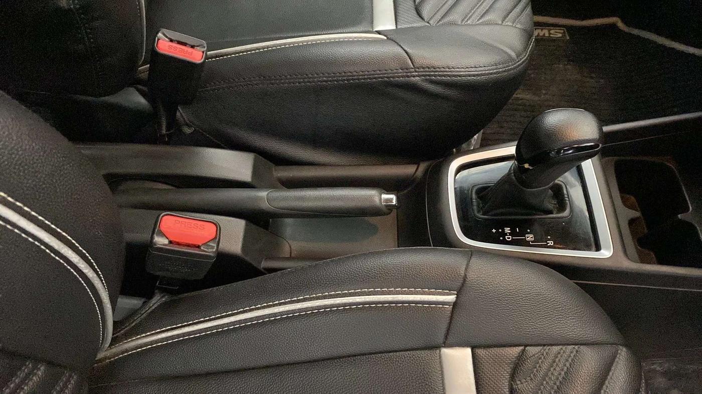 2022 Maruti Swift VXI AMT, Petrol, Automatic, 25,992 km, Gear Lever