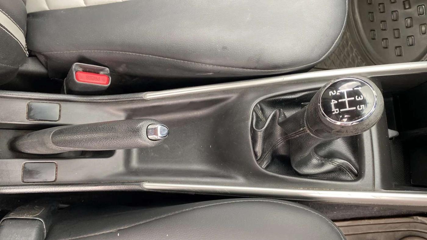 2017 Maruti Baleno DELTA PETROL 1.2, Petrol, Manual, 46,265 km, Gear Lever