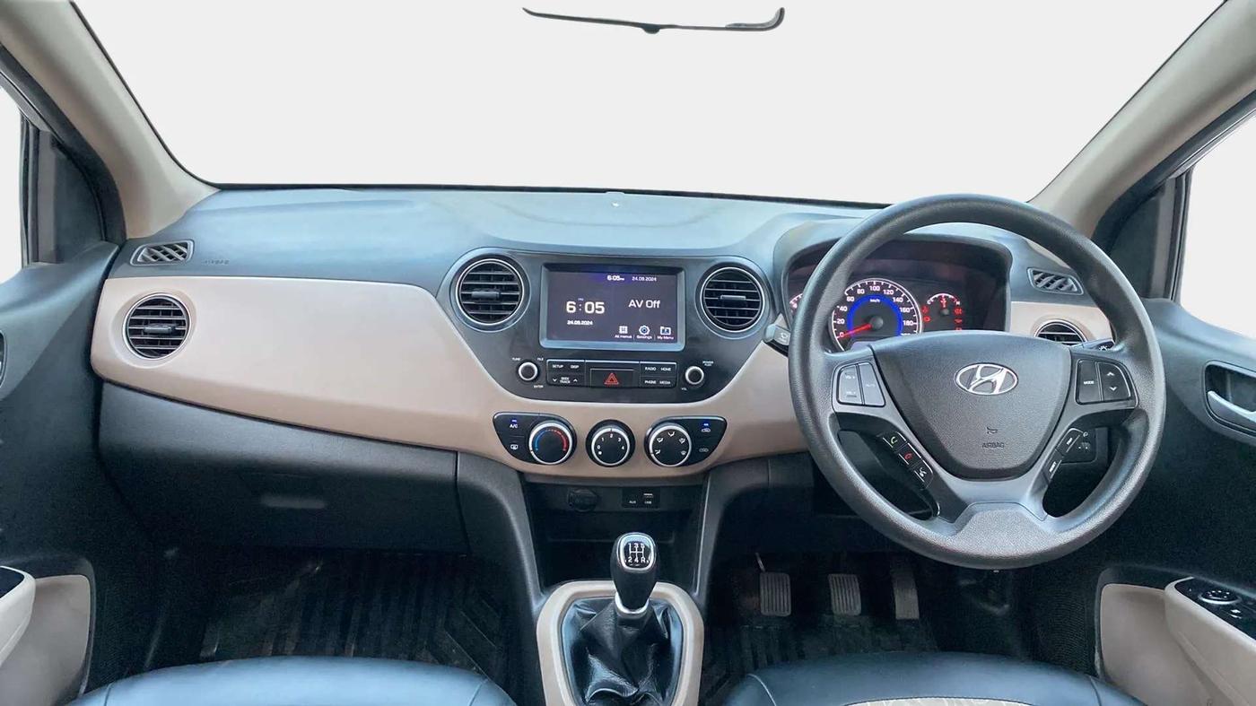 2018 Hyundai Grand i10 SPORTZ 1.2 KAPPA VTVT, Petrol, Manual, 35,834 km, Dashboard