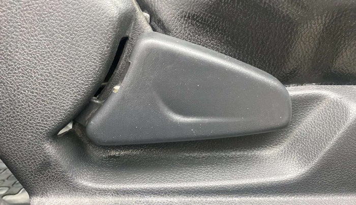 2016 Renault Kwid RXL, Petrol, Manual, 24,156 km, Driver Side Adjustment Panel