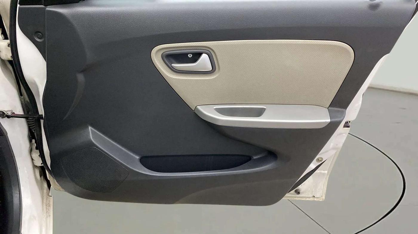 2017 Maruti Alto K10 VXI, Petrol, Manual, 18,336 km, Driver Side Door Panels Control
