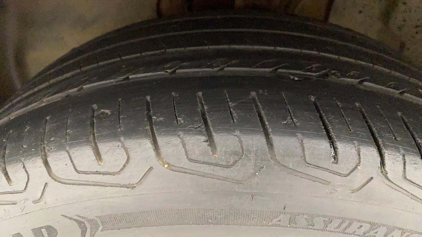 2021 Tata ALTROZ XZ PETROL, Petrol, Manual, 45,518 km, Left Front Tyre Tread