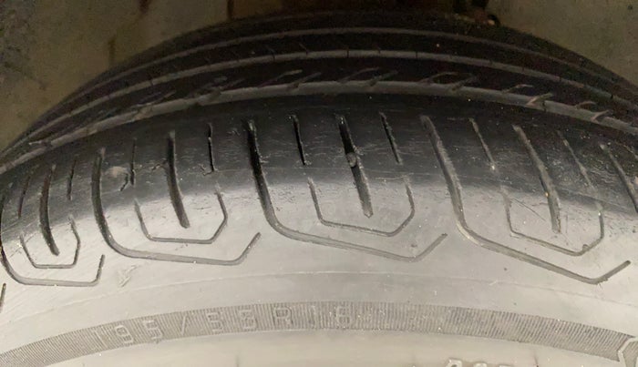 2021 Tata ALTROZ XZ PETROL, Petrol, Manual, 45,518 km, Right Front Tyre Tread