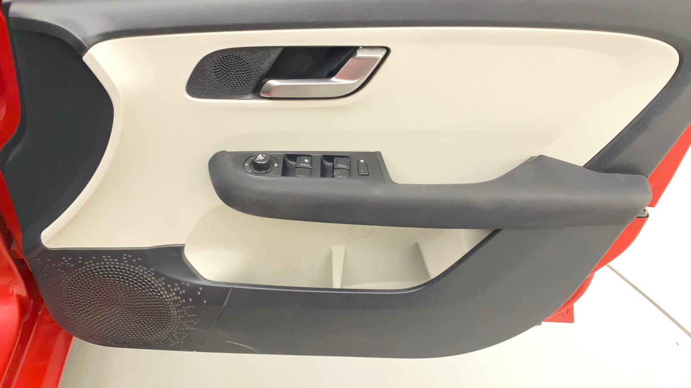 2021 Tata ALTROZ XZ PETROL, Petrol, Manual, 45,518 km, Driver Side Door Panels Control