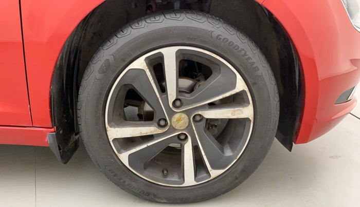 2021 Tata ALTROZ XZ PETROL, Petrol, Manual, 45,518 km, Right Front Wheel