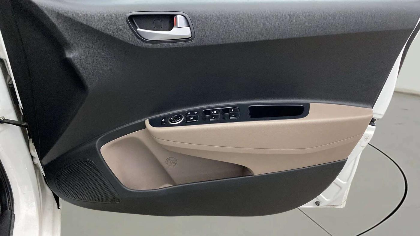 2020 Hyundai Grand i10 SPORTZ 1.2 KAPPA VTVT, Petrol, Manual, 27,849 km, Driver Side Door Panels Control