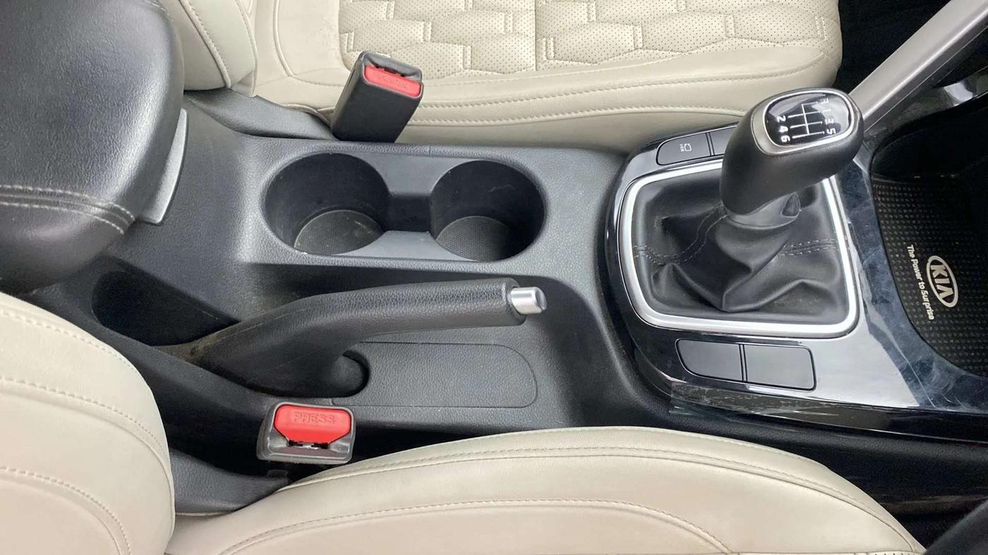 2020 KIA SELTOS HTX 1.5 PETROL, Petrol, Manual, 39,702 km, Gear Lever