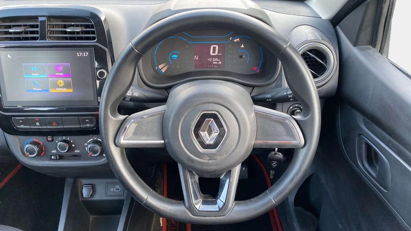 2022 Renault Kwid RXT 1.0 AMT, Petrol, Automatic, 43,148 km, Steering Wheel Close Up