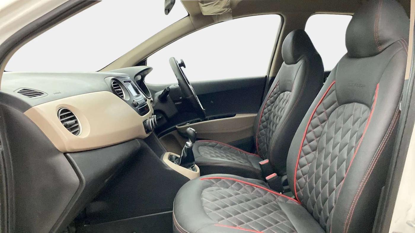 2017 Hyundai Grand i10 SPORTZ 1.2 KAPPA VTVT, Petrol, Manual, 38,497 km, Right Side Front Door Cabin