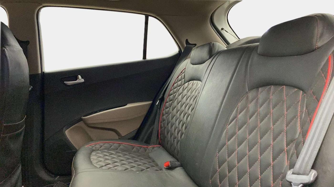 2017 Hyundai Grand i10 SPORTZ 1.2 KAPPA VTVT, Petrol, Manual, 38,497 km, Right Side Rear Door Cabin