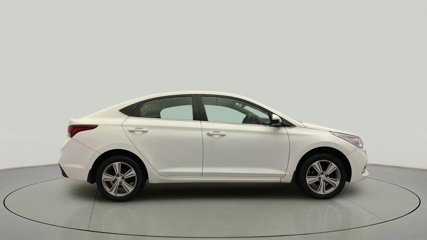 2017 Hyundai Verna 1.6 VTVT SX, Petrol, Manual, 45,835 km, Right Side View