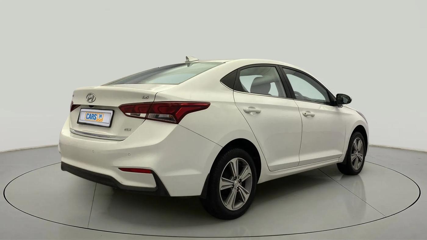 2017 Hyundai Verna 1.6 VTVT SX, Petrol, Manual, 45,835 km, Right Back Diagonal