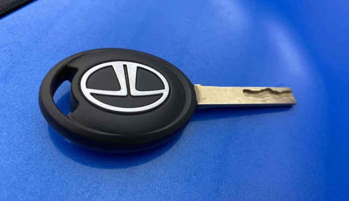 2020 Tata Tiago XE PETROL, Petrol, Manual, 22,103 km, Key Close Up