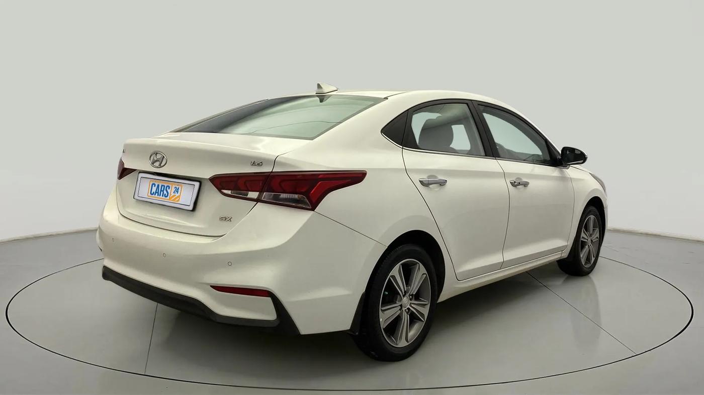 2017 Hyundai Verna 1.6 VTVT SX (O) AT, Petrol, Automatic, 1,07,957 km, Right Back Diagonal