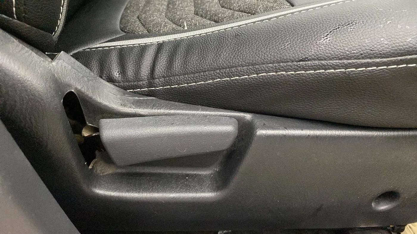 2016 Maruti Alto K10 VXI, Petrol, Manual, 35,376 km, Driver Side Adjustment Panel