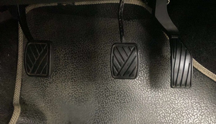 2014 Maruti Ritz VXI, Petrol, Manual, 28,321 km, Pedals