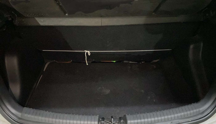 2018 Hyundai Grand i10 SPORTZ AT 1.2 KAPPA VTVT, Petrol, Automatic, 20,465 km, Boot Inside
