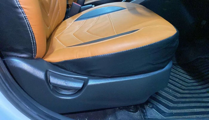 2018 Hyundai Grand i10 SPORTZ AT 1.2 KAPPA VTVT, Petrol, Automatic, 20,465 km, Driver Side Adjustment Panel