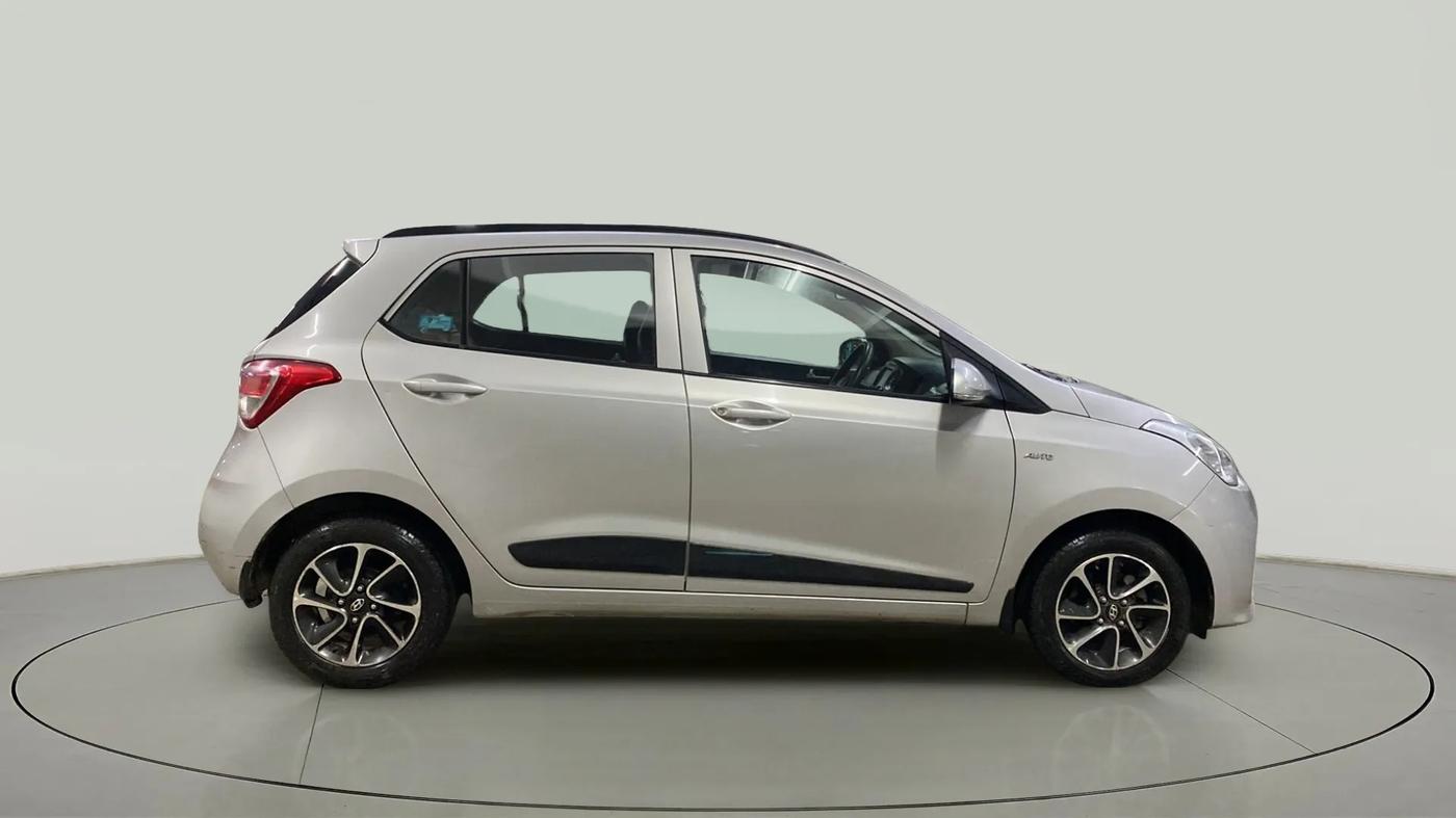 2018 Hyundai Grand i10 SPORTZ AT 1.2 KAPPA VTVT, Petrol, Automatic, 20,465 km, Right Side View
