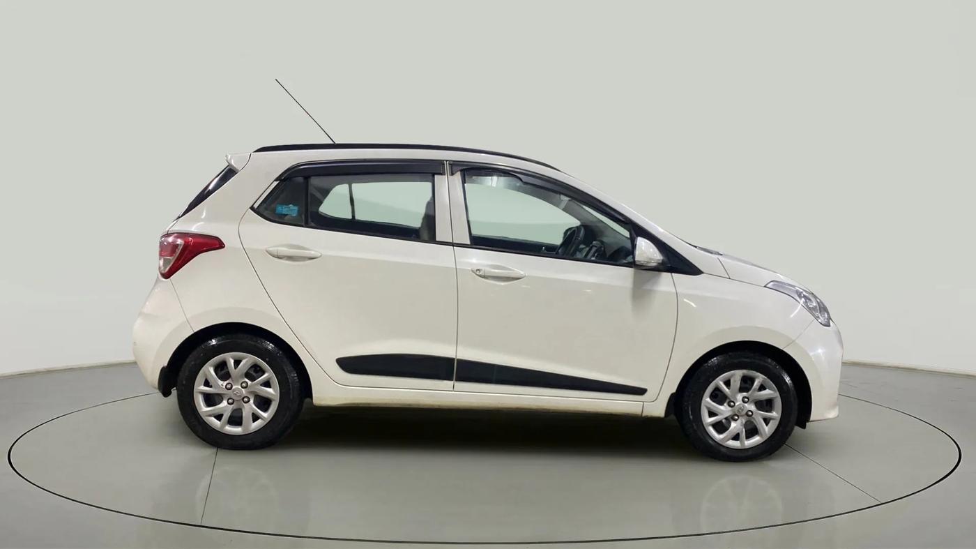 2018 Hyundai Grand i10 SPORTZ 1.2 KAPPA VTVT, CNG, Manual, 35,740 km, Right Side View
