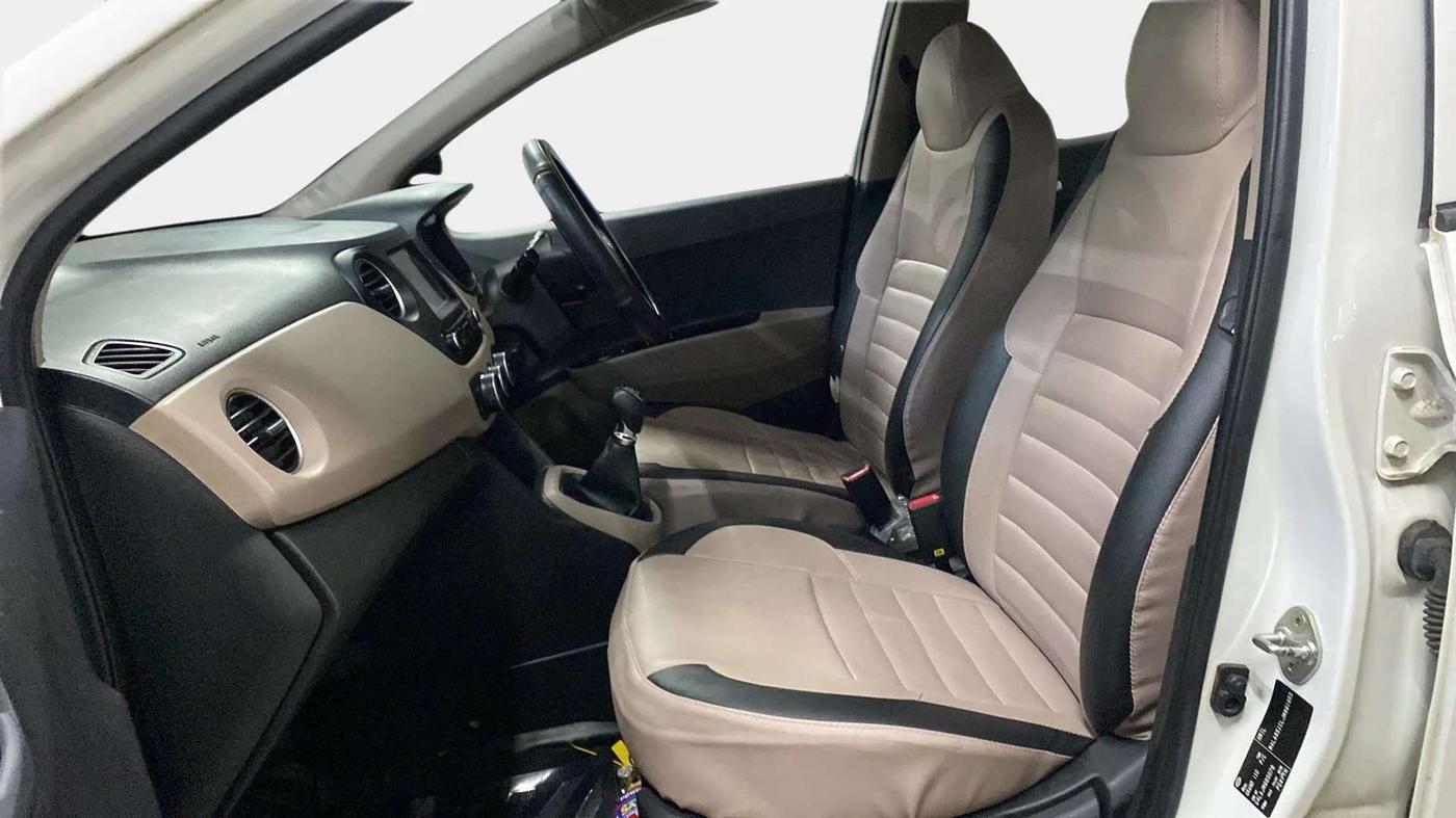 2018 Hyundai Grand i10 SPORTZ 1.2 KAPPA VTVT, CNG, Manual, 35,740 km, Right Side Front Door Cabin
