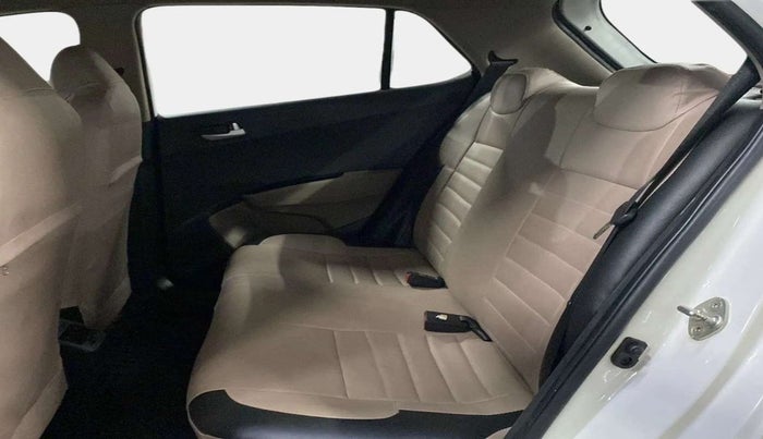 2018 Hyundai Grand i10 SPORTZ 1.2 KAPPA VTVT, CNG, Manual, 35,740 km, Right Side Rear Door Cabin