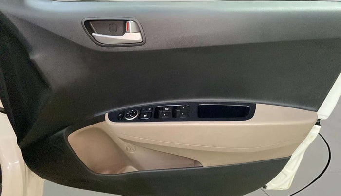 2018 Hyundai Grand i10 SPORTZ 1.2 KAPPA VTVT, CNG, Manual, 35,740 km, Driver Side Door Panels Control