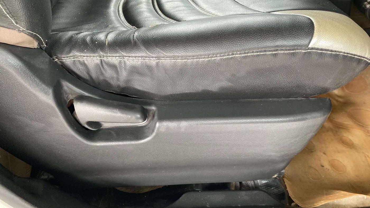 2014 Maruti Wagon R 1.0 VXI, Petrol, Manual, 44,601 km, Driver Side Adjustment Panel