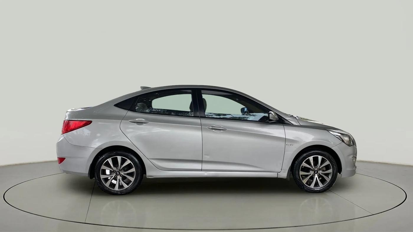 2016 Hyundai Verna 1.6 VTVT SX, Petrol, Manual, 70,146 km, Right Side View
