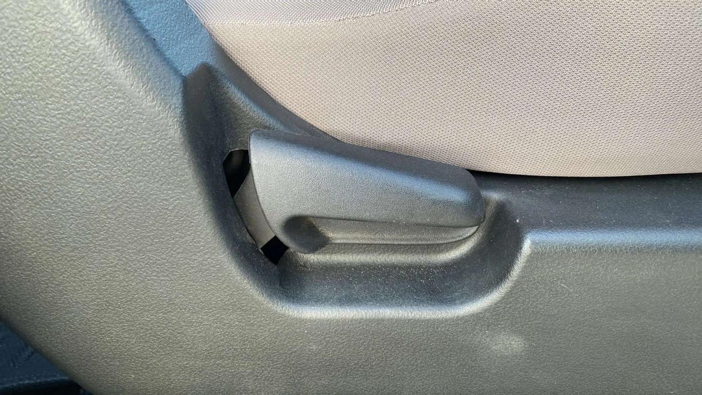 2015 Maruti Wagon R 1.0 VXI, Petrol, Manual, 43,193 km, Driver Side Adjustment Panel