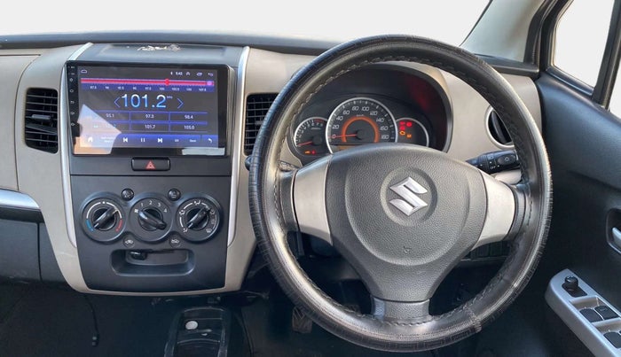 2015 Maruti Wagon R 1.0 VXI, Petrol, Manual, 43,193 km, Steering Wheel Close Up