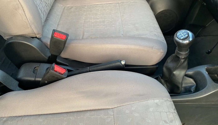2015 Maruti Wagon R 1.0 VXI, Petrol, Manual, 43,193 km, Gear Lever
