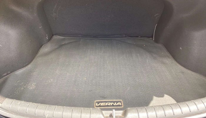 2021 Hyundai Verna SX (O)1.5 VTVT, Petrol, Manual, 32,407 km, Boot Inside