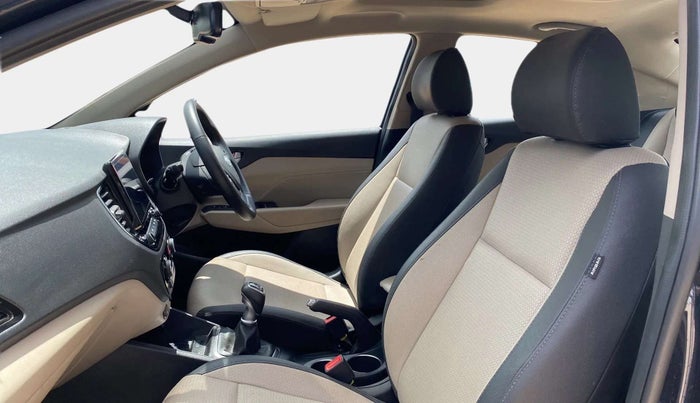 2021 Hyundai Verna SX (O)1.5 VTVT, Petrol, Manual, 32,407 km, Right Side Front Door Cabin