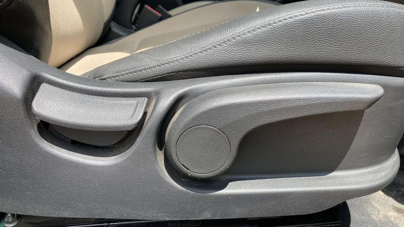 2021 Hyundai Verna SX (O)1.5 VTVT, Petrol, Manual, 32,407 km, Driver Side Adjustment Panel