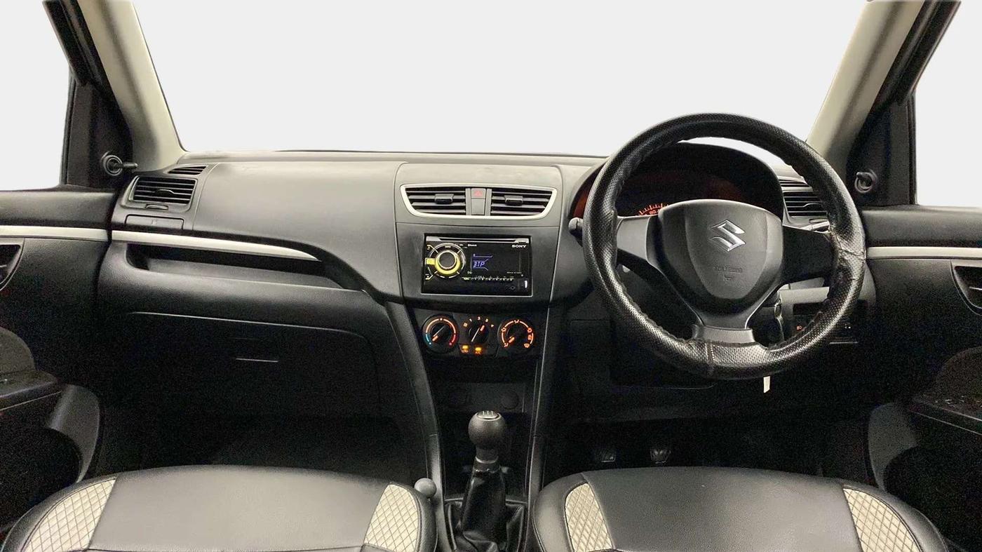 2017 Maruti Swift LXI (O), Petrol, Manual, 72,731 km, Dashboard