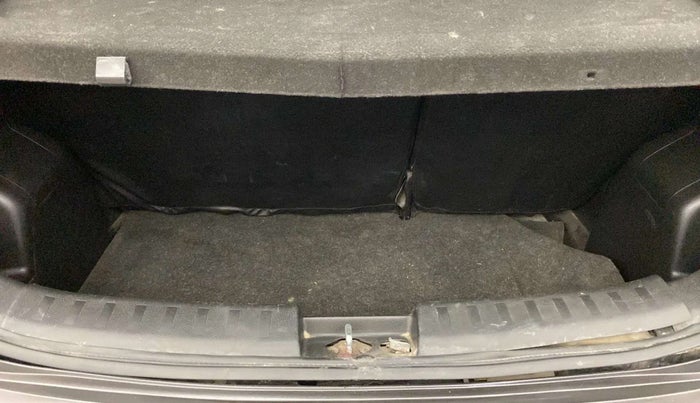 2017 Maruti Swift LXI (O), Petrol, Manual, 72,731 km, Boot Inside