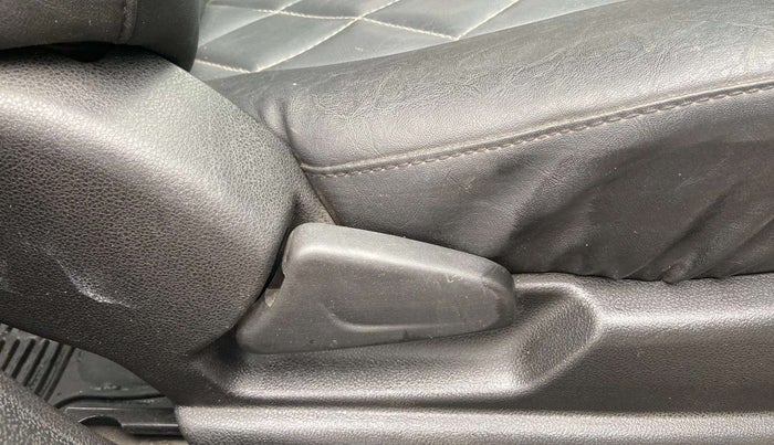 2018 Renault Kwid RXT 1.0 (O), Petrol, Manual, 50,042 km, Driver Side Adjustment Panel