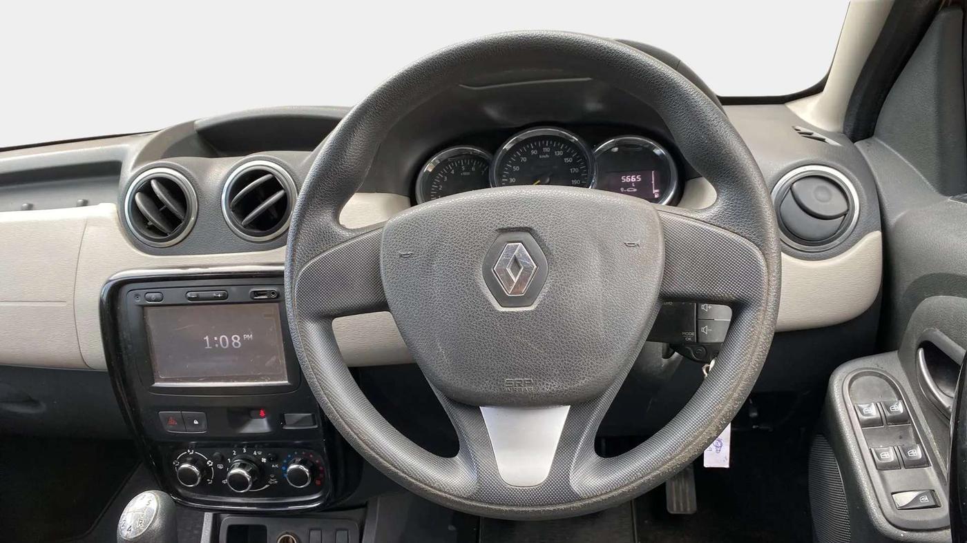 2015 Renault Duster 85 PS RXL DIESEL, Diesel, Manual, 45,468 km, Steering Wheel Close Up