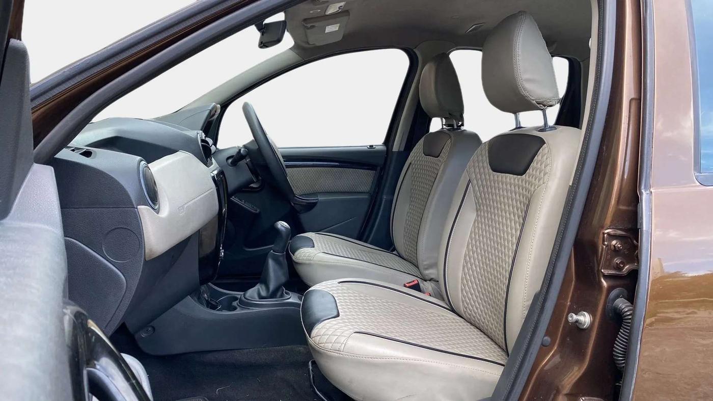 2015 Renault Duster 85 PS RXL DIESEL, Diesel, Manual, 45,468 km, Right Side Front Door Cabin