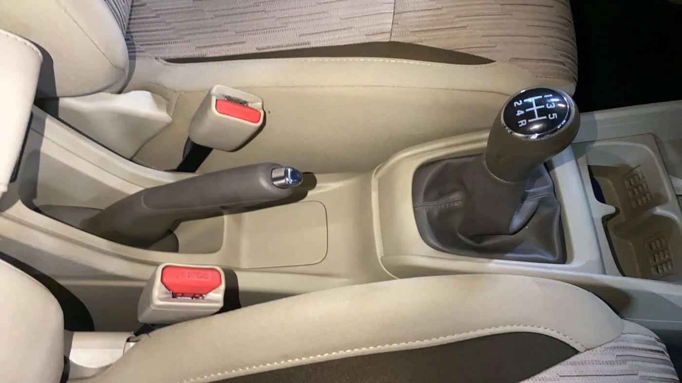 2019 Maruti Ertiga ZXI+ SHVS, Petrol, Manual, 51,799 km, Gear Lever