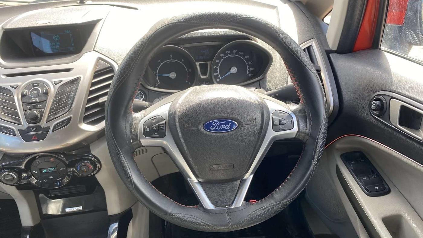 2016 Ford Ecosport TITANIUM 1.5L DIESEL, Diesel, Manual, 1,01,530 km, Steering Wheel Close Up