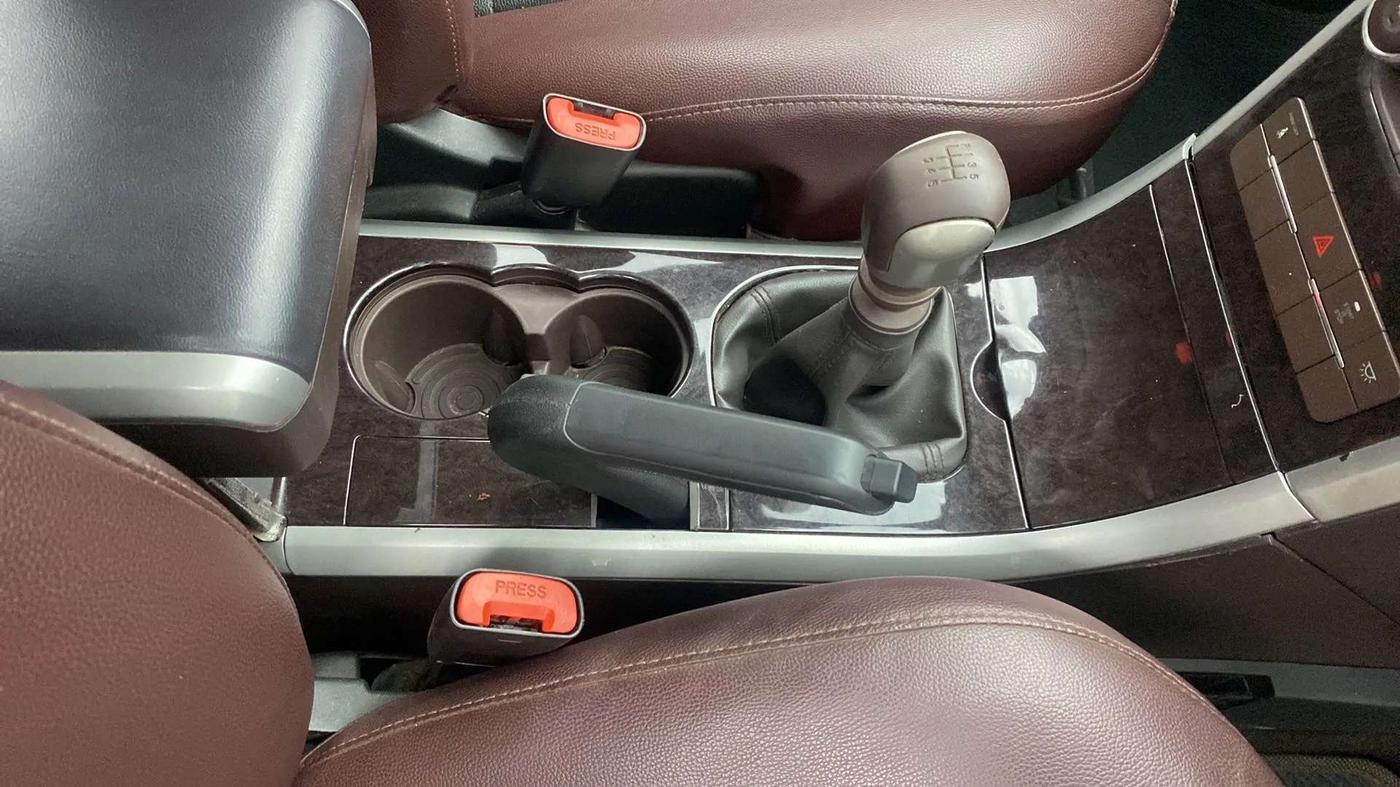 2015 Mahindra XUV500 W6, Diesel, Manual, 70,308 km, Gear Lever
