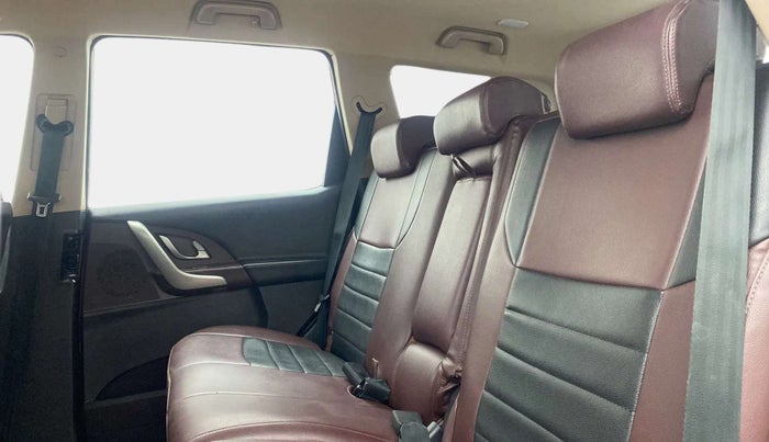 2015 Mahindra XUV500 W6, Diesel, Manual, 70,308 km, Right Side Rear Door Cabin